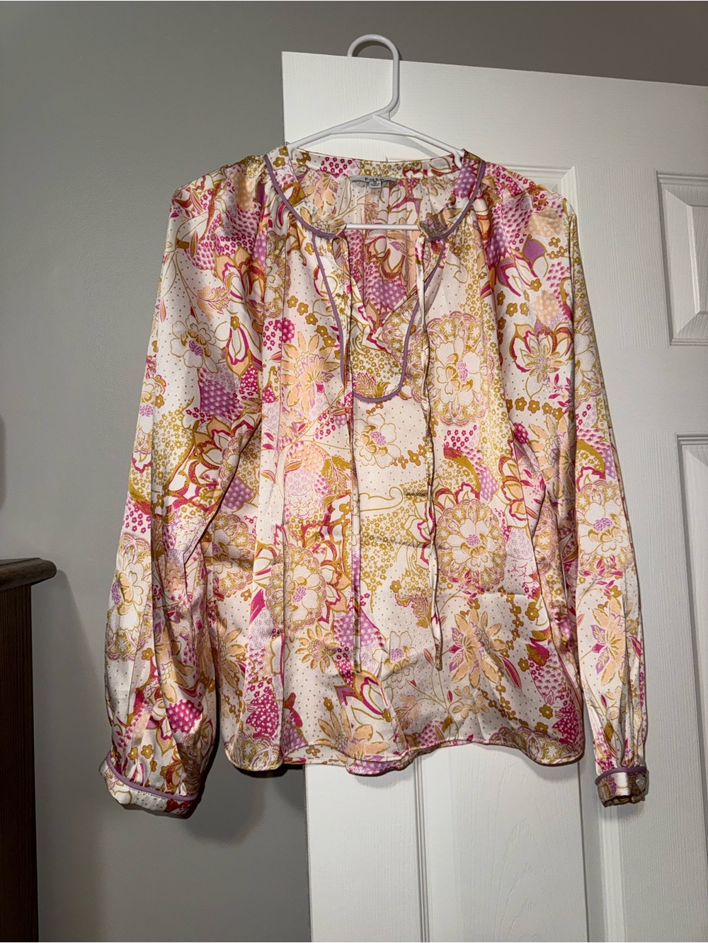 Fate Floral Tie-Neck Blouse - Pink & Gold
